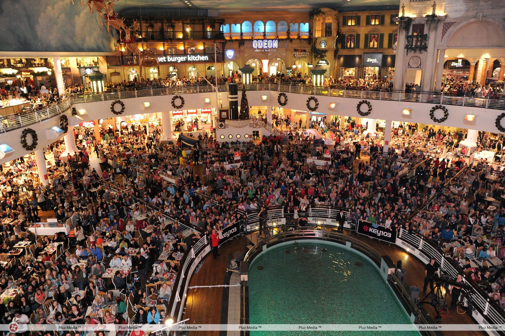 Steps' performs live at the Trafford centre in Manchester | Picture 111529